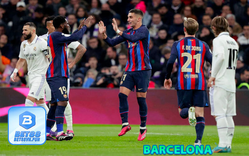 Đội hình và lối chơi của Barca